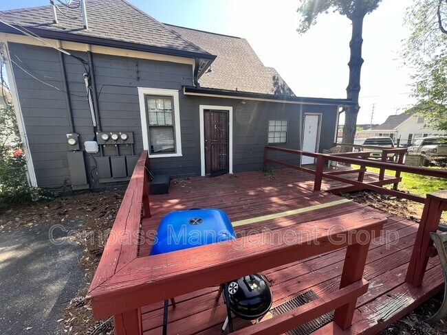 Building Photo - 1619 Washington Ave