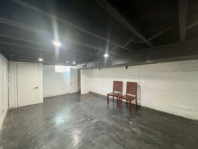 Building Photo - 3512 E Baltimore St
