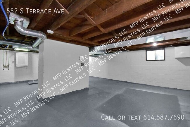 Building Photo - 552 S Terrace Ave