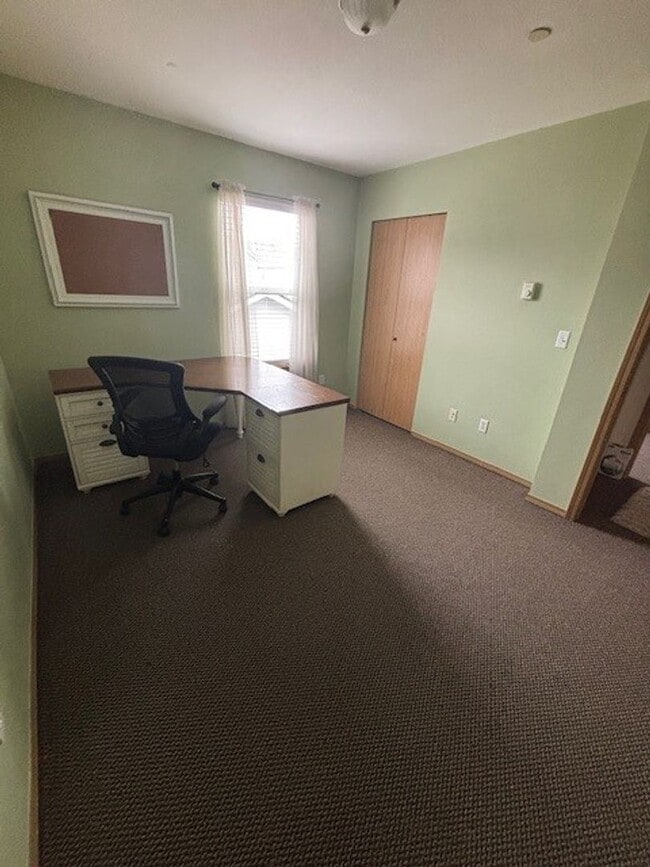Building Photo - Charming 3-bedroom Dupont Home