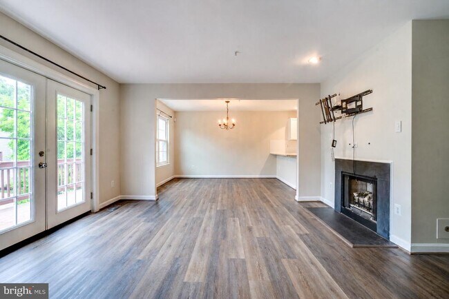 Building Photo - 4307 Chariot Ct