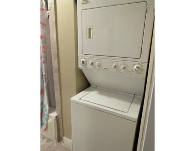 Building Photo - 69 Clark St