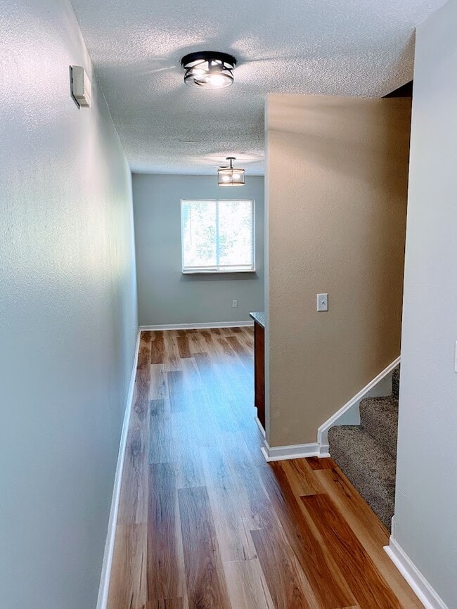 Building Photo - 1104 Fishlock Ave
