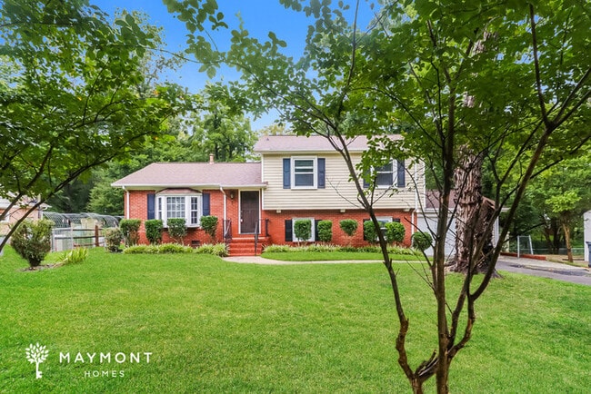 Building Photo - 6724 Castlegate Dr