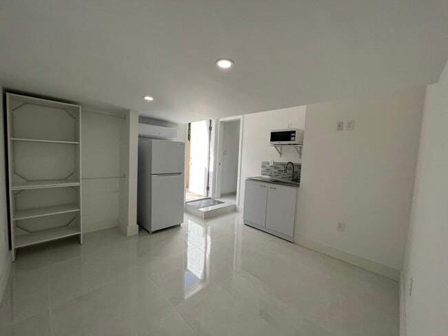 Building Photo - 14515 SW 56th Ter