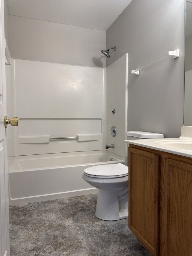 Building Photo - 309 Springbrook Trail S