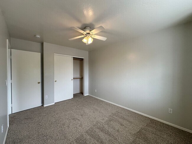 Building Photo - Promotion!  4 Bed 2.5 Bath Home with Split...