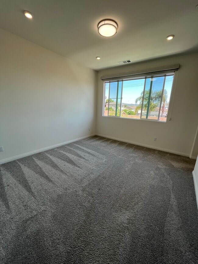 Building Photo - 54 Harmony Dr