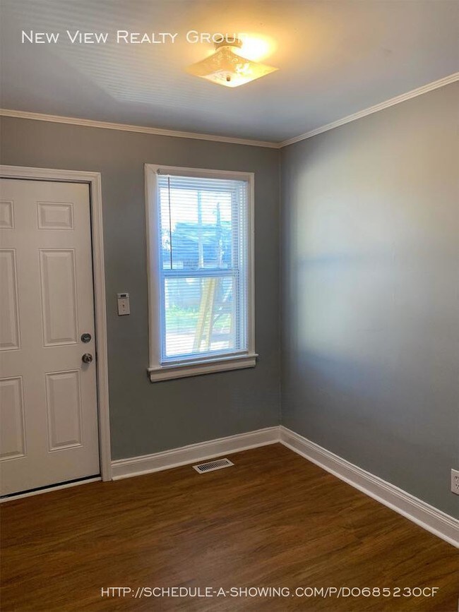 Building Photo - 112 Sylvania Ave