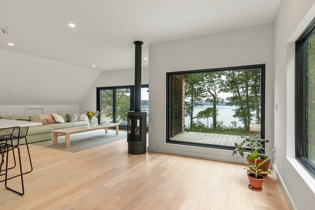 Building Photo - 44 Eagles Ln