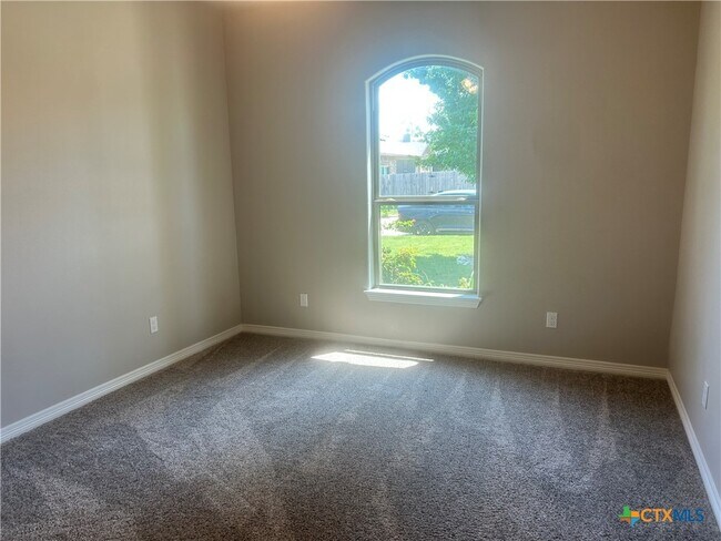 Building Photo - 3316 Braford Dr