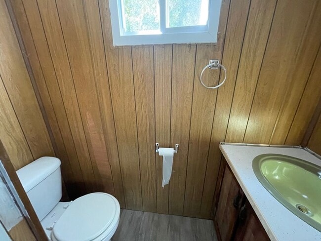 Building Photo - Updated 3 bedroom, 1.5 bath Home FOR RENT in Laurel Lakes, NJ $1450