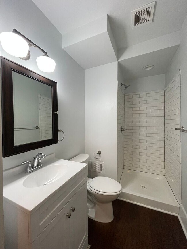 Building Photo - 1108 Boulevard-1