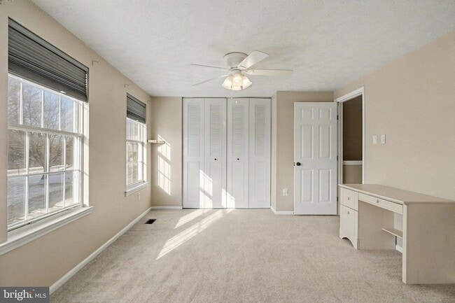 Building Photo - 1713 Chesterfield Square