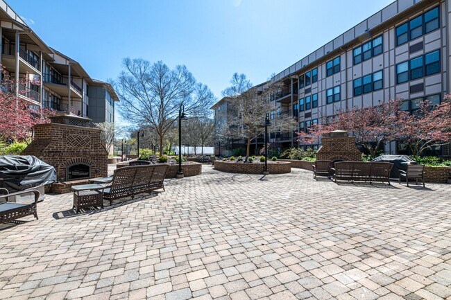 Building Photo - Knoxville 37920 - Riverfront Condo for Rent - 2 Bedroom, 2 Bath - CityView at Riverwalk - Contact...