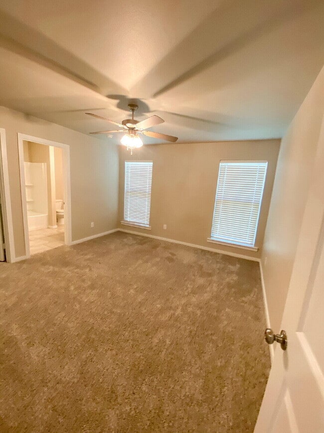 Building Photo - 13803 Quanah Ave