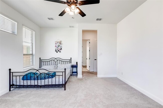 Building Photo - 2824 Stone Branch Dr