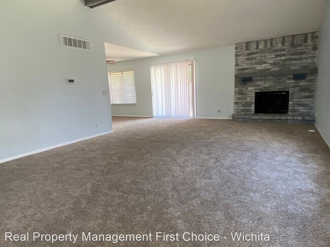 Building Photo - 3 br, 1.5 bath House - 9014 Bluestem St