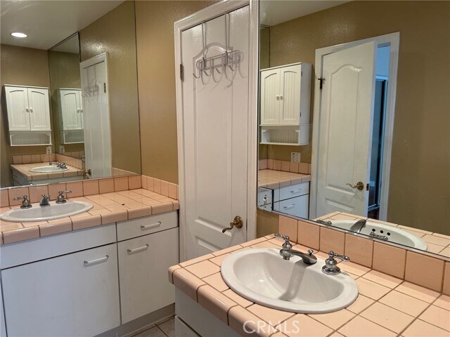 Building Photo - 1004 Harkness Ln