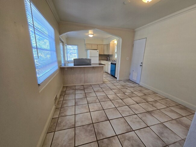 Building Photo - Adorable South Hill Home! Available Now!