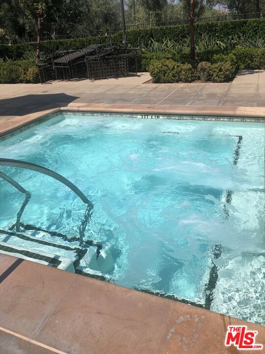 Building Photo - 51 Ivory Petal