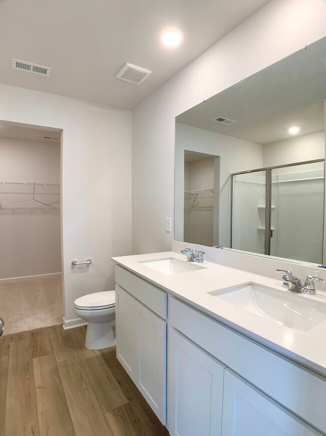 Building Photo - 821 Moray Ln