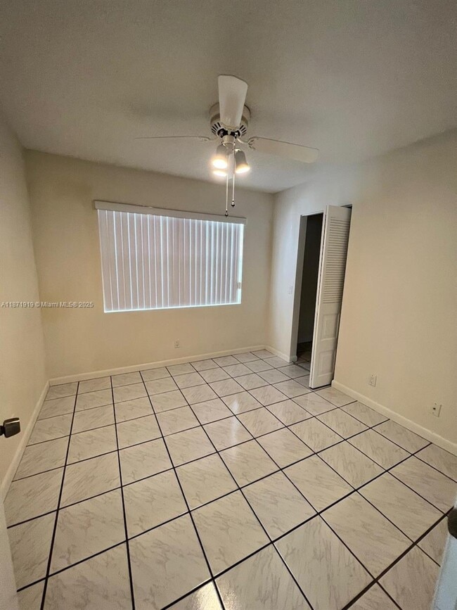 Building Photo - 1565 Springside Dr
