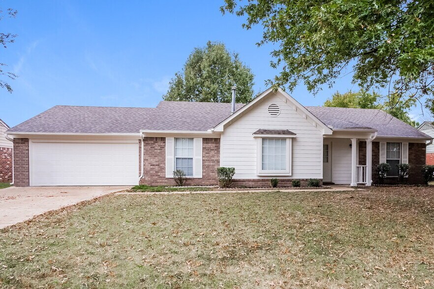 Building Photo - 7163 Windsor Dr