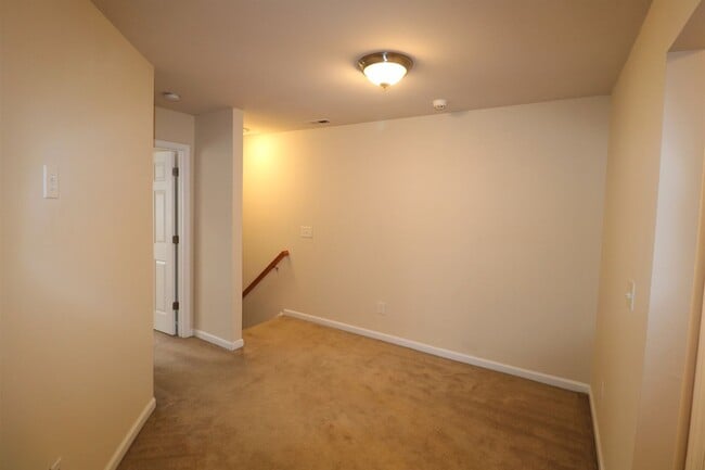 Building Photo - 982 Silver Leaf Dr