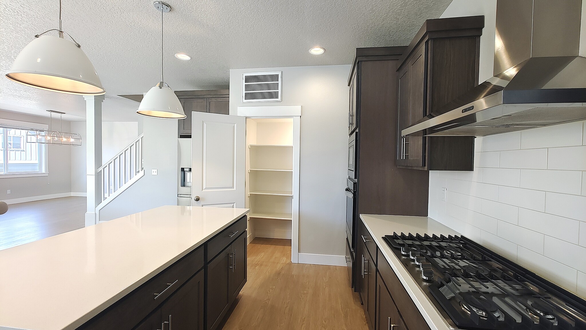 Building Photo - 17542 SW Sunview Ln