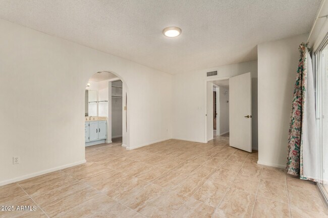 Building Photo - 5809 W Yucca St