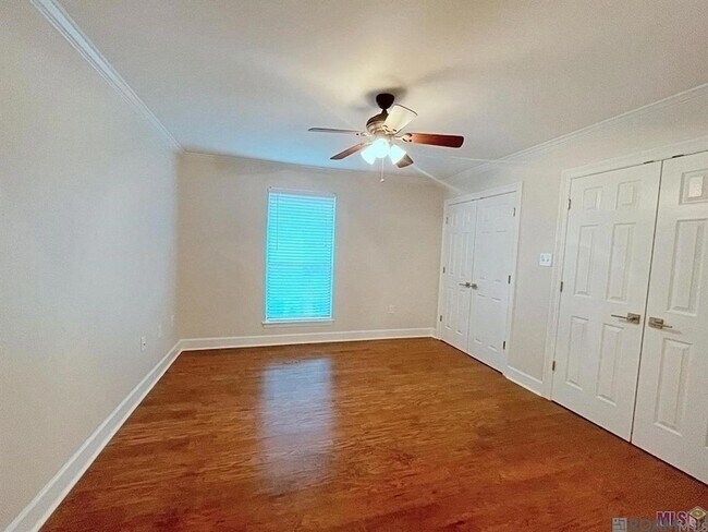 Building Photo - 9506 Jefferson Hwy