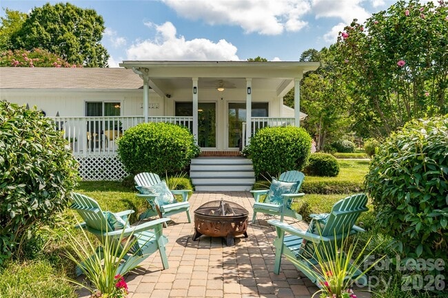 Building Photo - 108 Surfside Rd