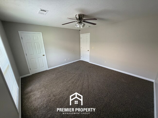 Building Photo - Charming 3BR/2BA Tuscaloosa Home | High Vaulted Ceilings, Hardwood Floors & Fenced Yard