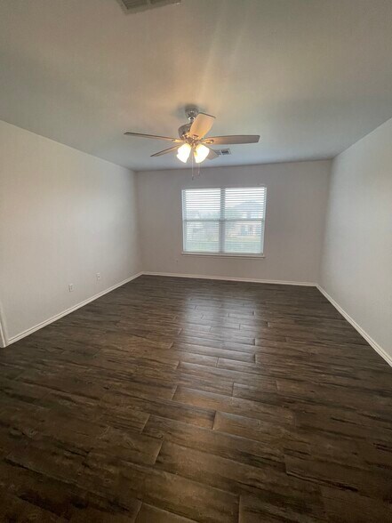 Building Photo - 112 Rinehardt st