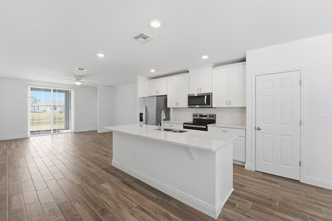 Building Photo - 205 Links Ter Blvd