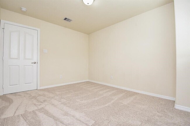 Building Photo - 8908 Clovermist Dr