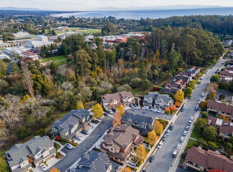 Building Photo - 144 Atherton Loop