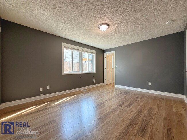 Building Photo - 5470 SW 164th Ct