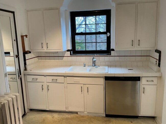 Building Photo - 3790 Grovedale Pl