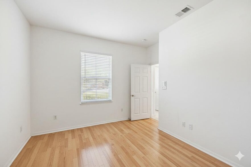 Building Photo - 8010 Gilman Ct