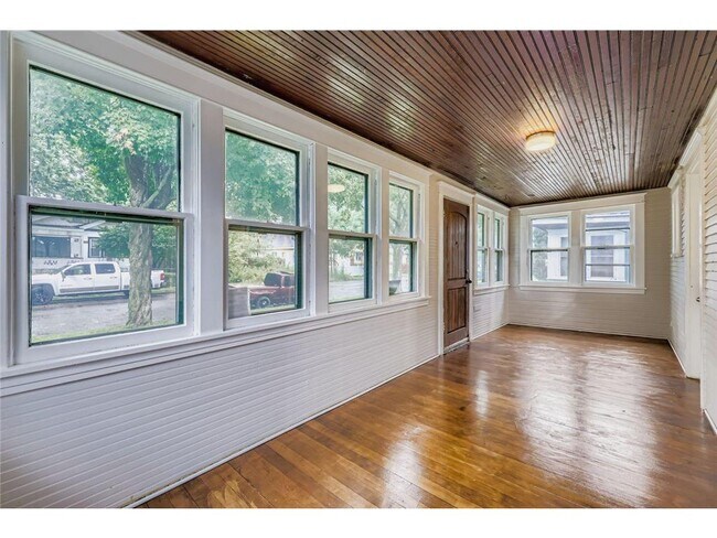 Building Photo - 2939 Russell Ave N