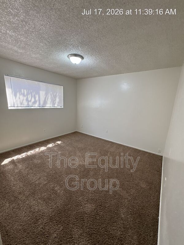 Building Photo - 81 E Hazelwood Dr