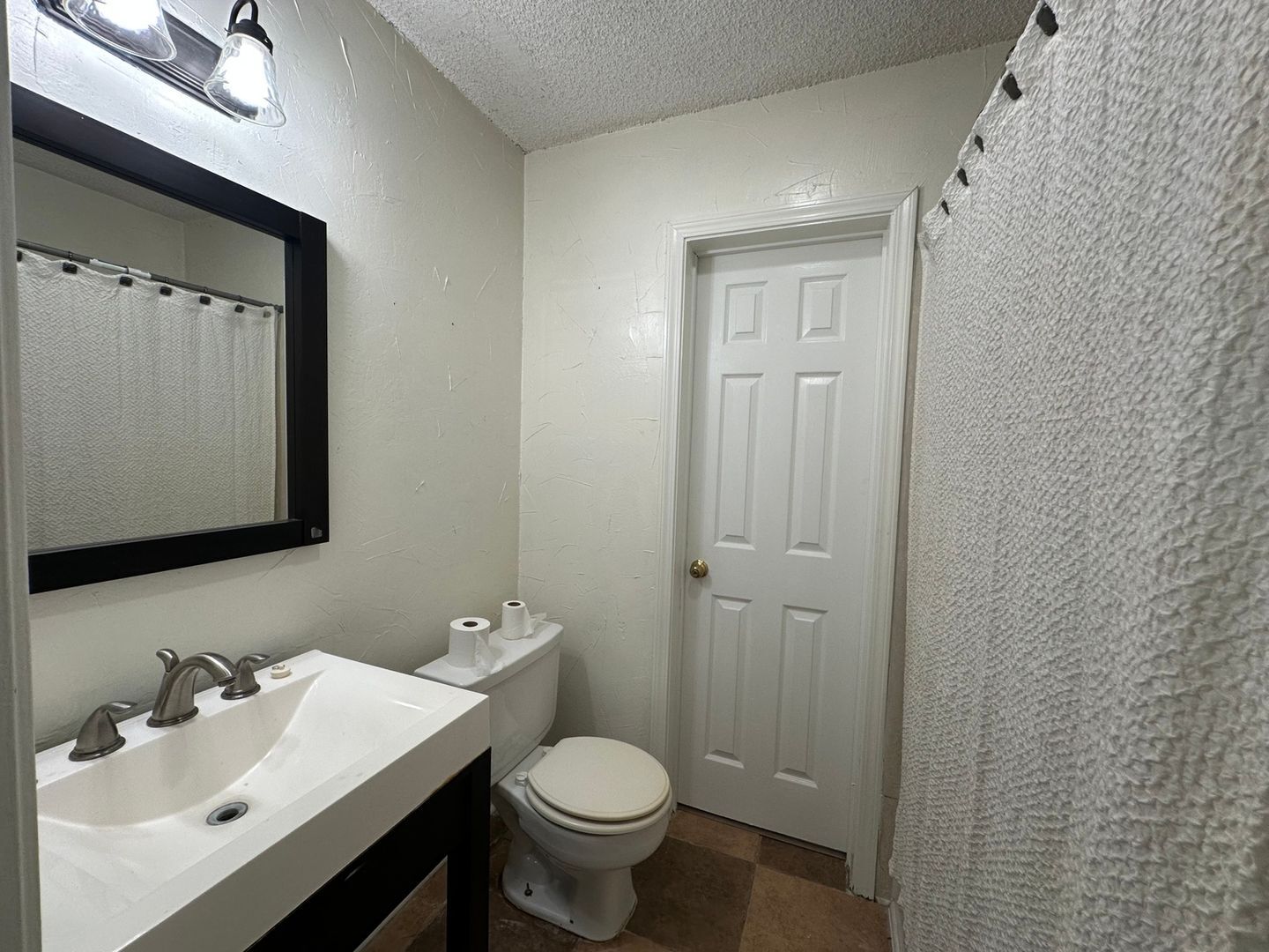 Building Photo - 100 Teal Ln