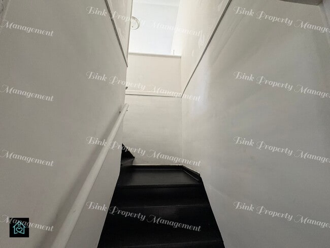 Building Photo - 17390 Waltham St