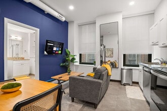 Building Photo - 209 9th St