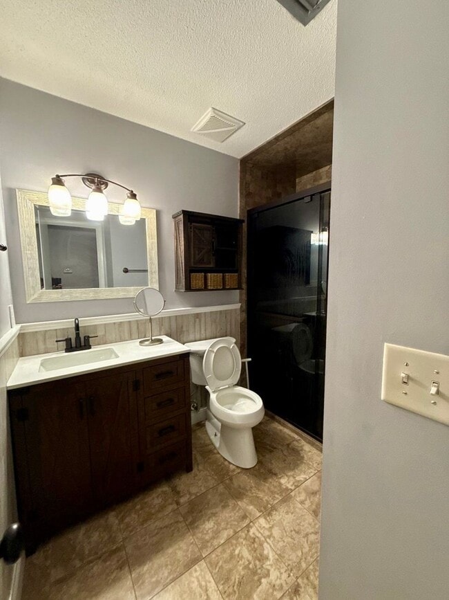 Building Photo - Mandarin Beautiful Corner Property!