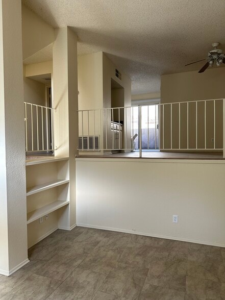 Building Photo - 2046 S Bon View Ave