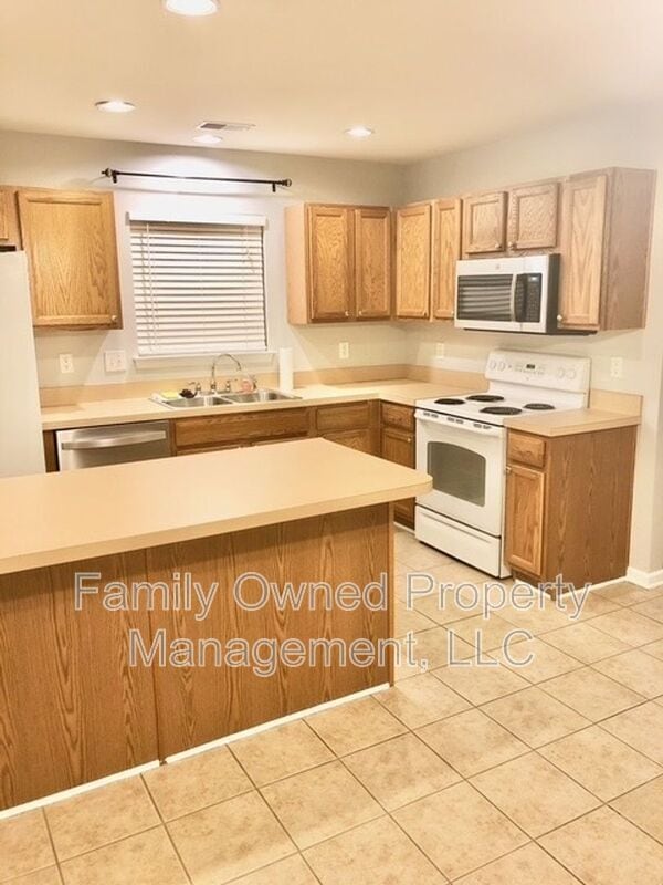 Building Photo - 200 Pond Pine Trail