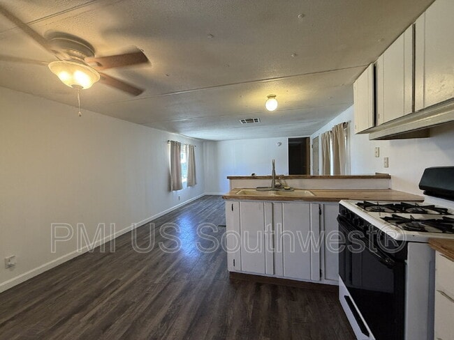 Building Photo - 2111 Santa Cruz Ave